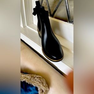 Kate Spade back with gold rain bootie, Size 8, new in original box
